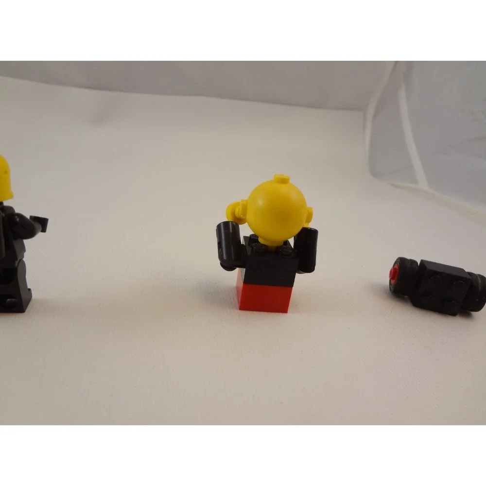 Lego Minifigure Space - Classic Black with Air Tanks sp003 - Sets 6971 6952 6951